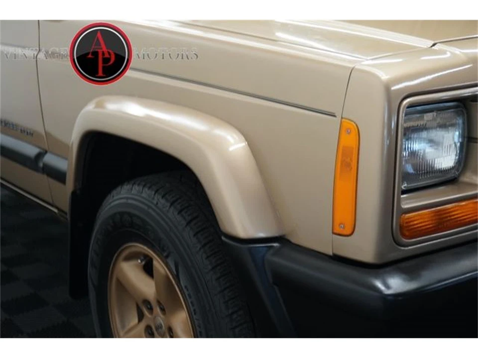 1999 Jeep XJ Cherokee - Image 18 of 31