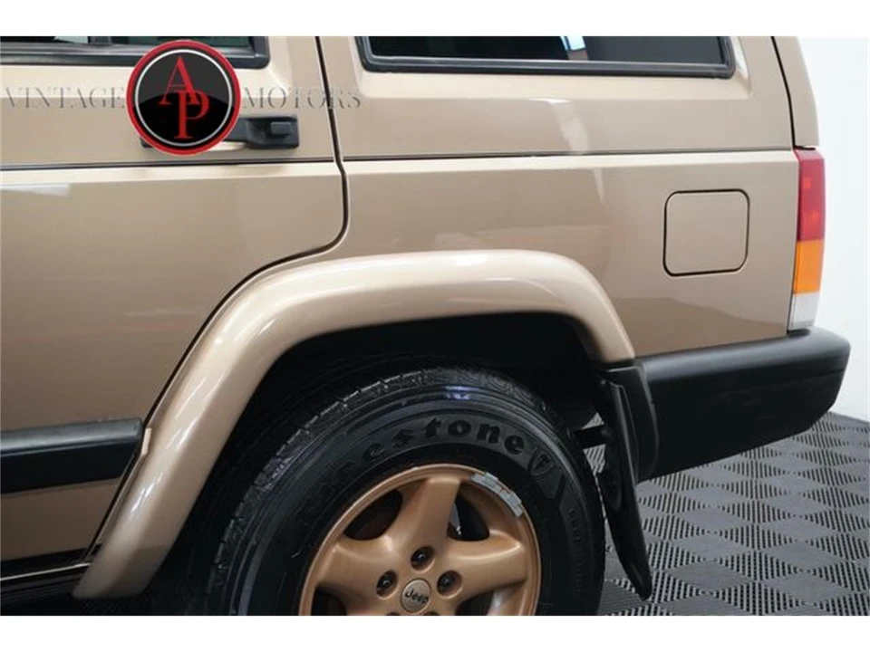 1999 Jeep XJ Cherokee - Image 10 of 31