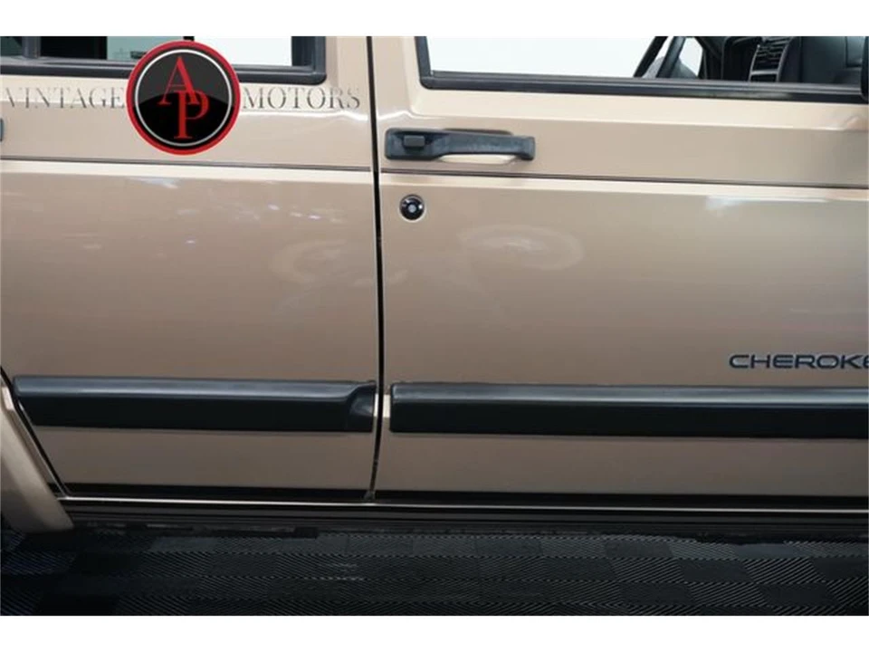 1999 Jeep XJ Cherokee - Image 28 of 31
