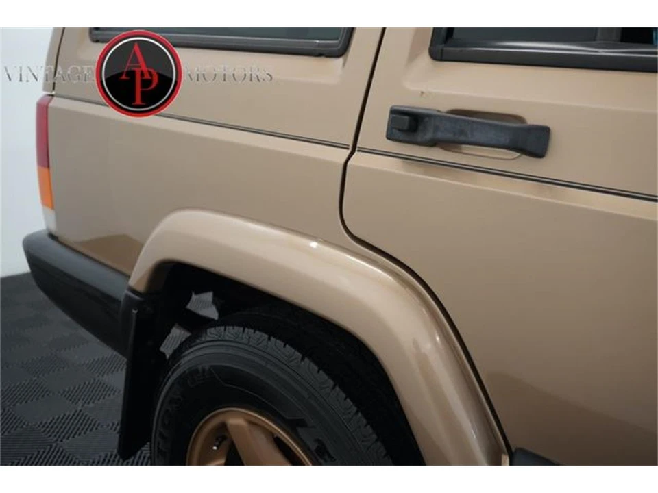 1999 Jeep XJ Cherokee - Image 16 of 31