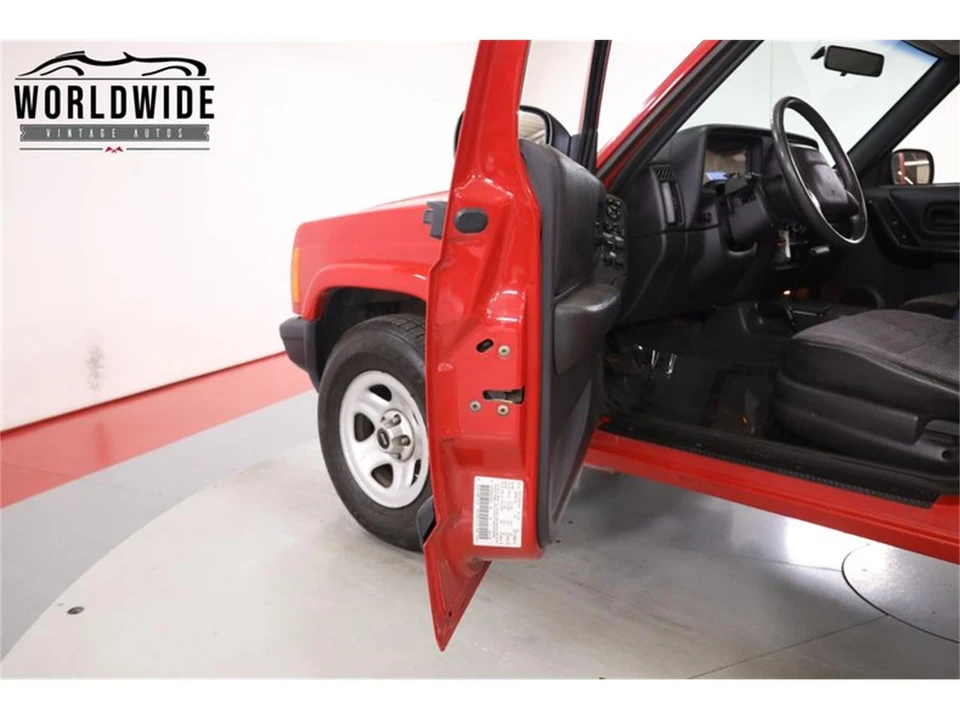1999 Jeep XJ Cherokee - Image 25 of 31