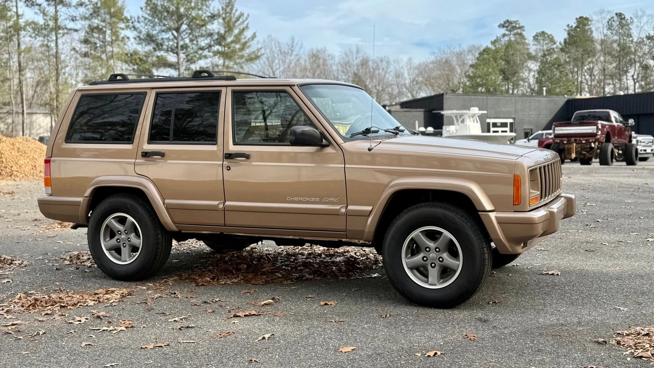 1999 Jeep XJ Cherokee - Image 12 of 21