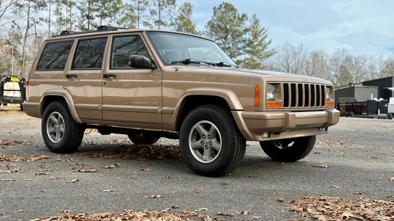 1999 Jeep XJ Cherokee - Image 13 of 21