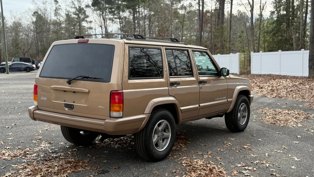 1999 Jeep XJ Cherokee - Image 9 of 21