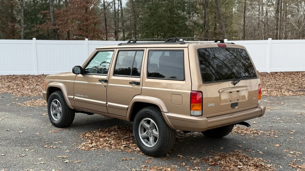 1999 Jeep XJ Cherokee - Image 6 of 21
