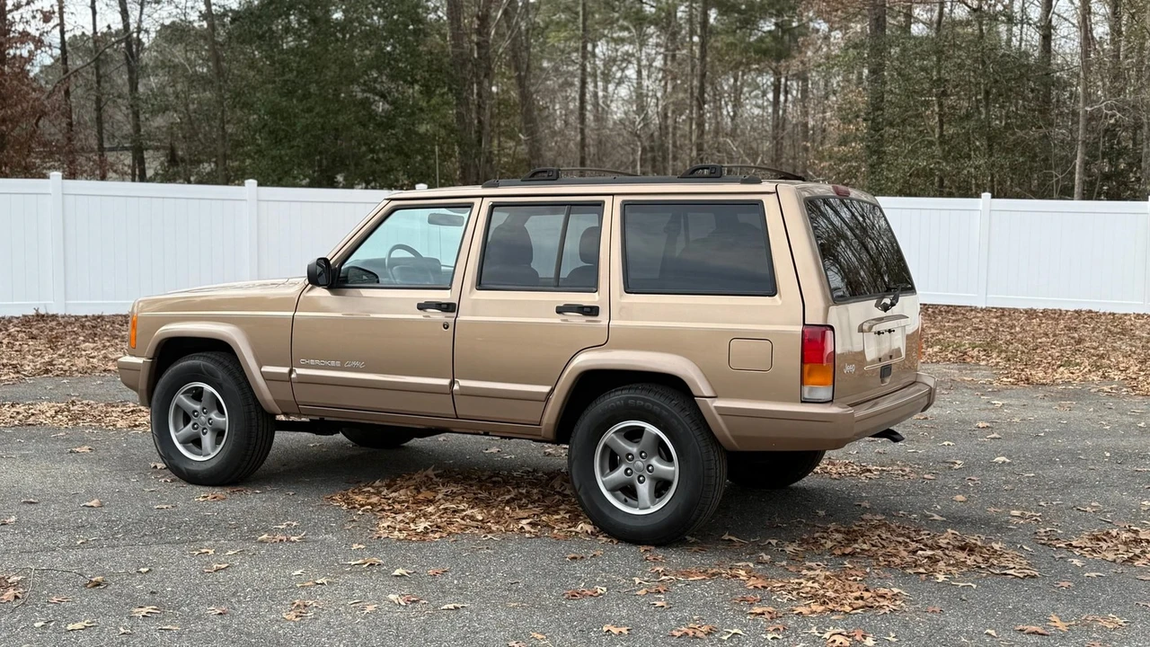 1999 Jeep XJ Cherokee - Image 5 of 21