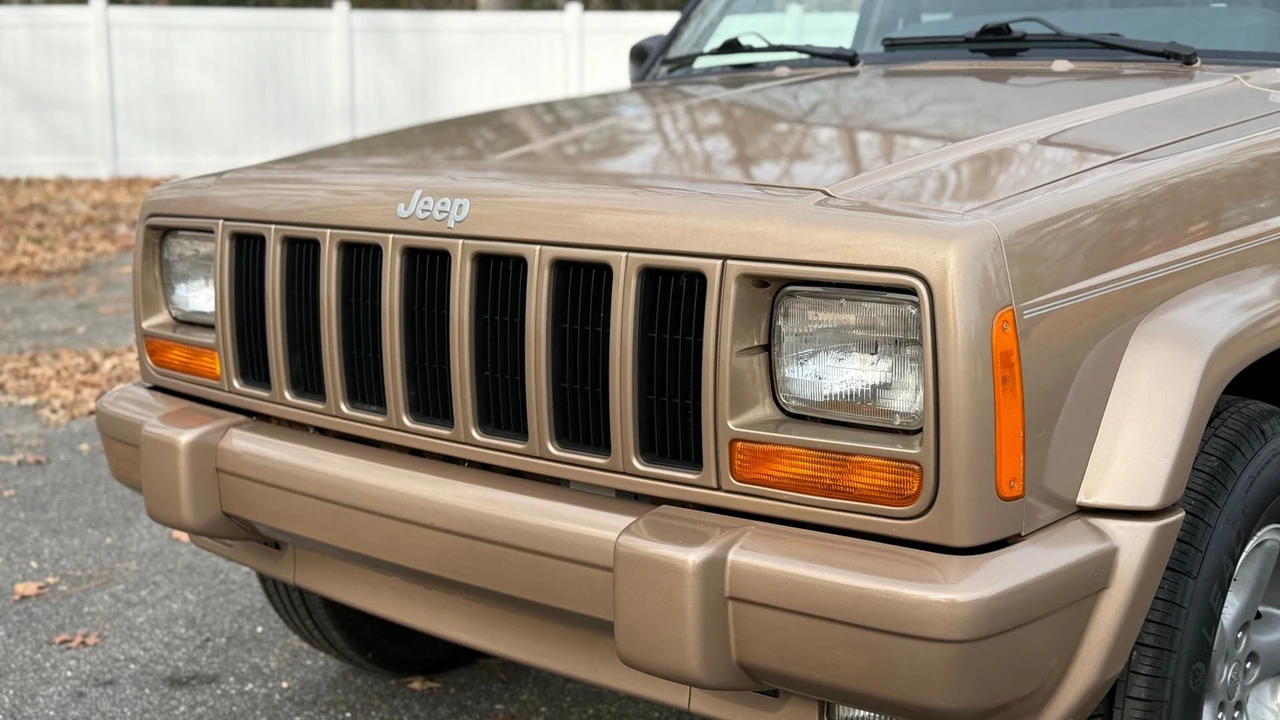 1999 Jeep XJ Cherokee - Image 18 of 21