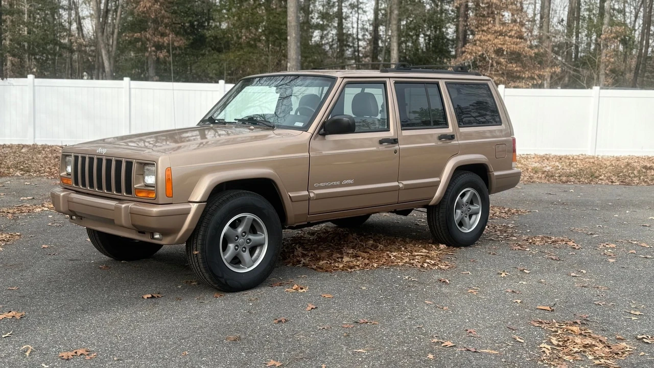 1999 Jeep XJ Cherokee - Image 2 of 21