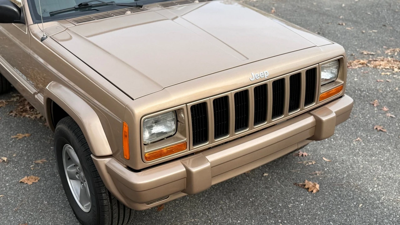 1999 Jeep XJ Cherokee - Image 14 of 21