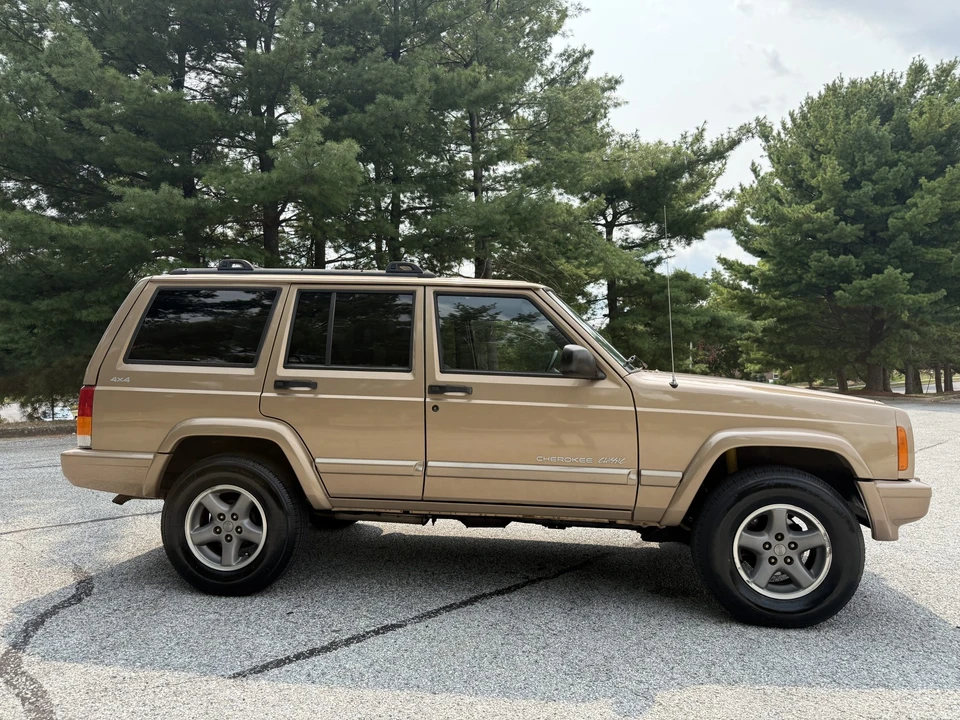 1999 Jeep XJ Cherokee - Image 9 of 31