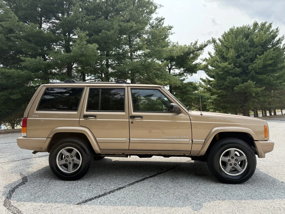 1999 Jeep XJ Cherokee - Image 10 of 31