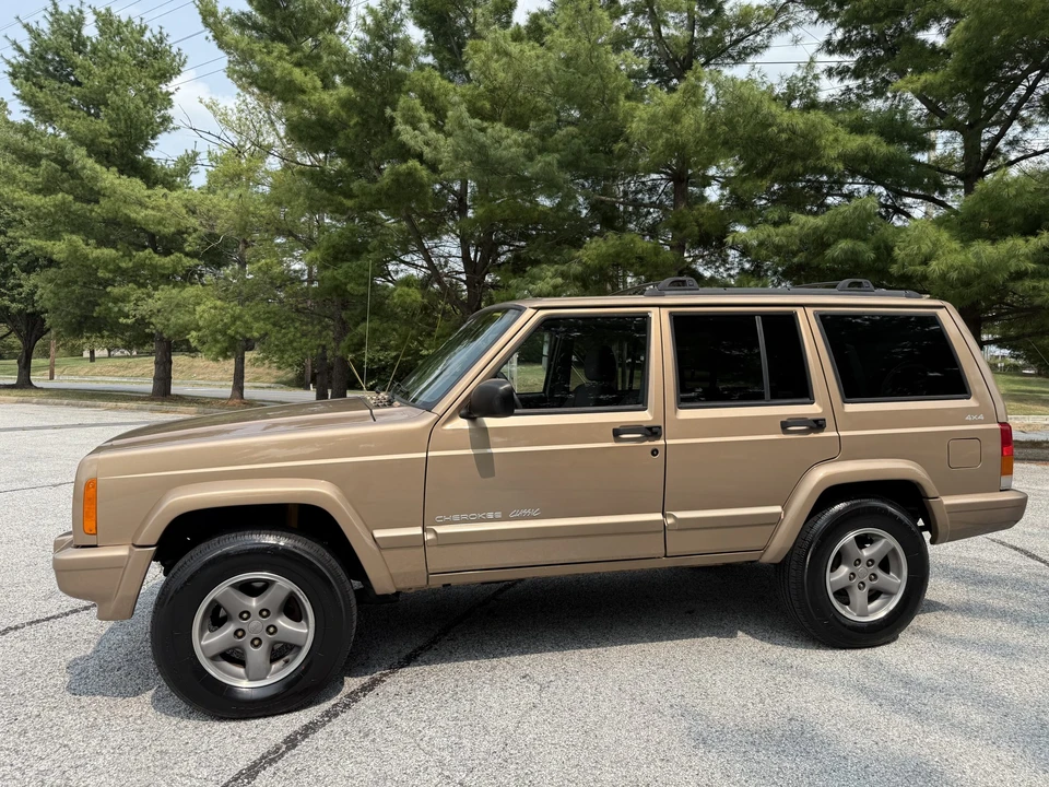 1999 Jeep XJ Cherokee - Image 17 of 31