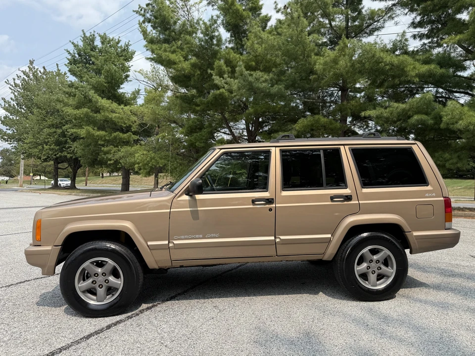 1999 Jeep XJ Cherokee - Image 16 of 31