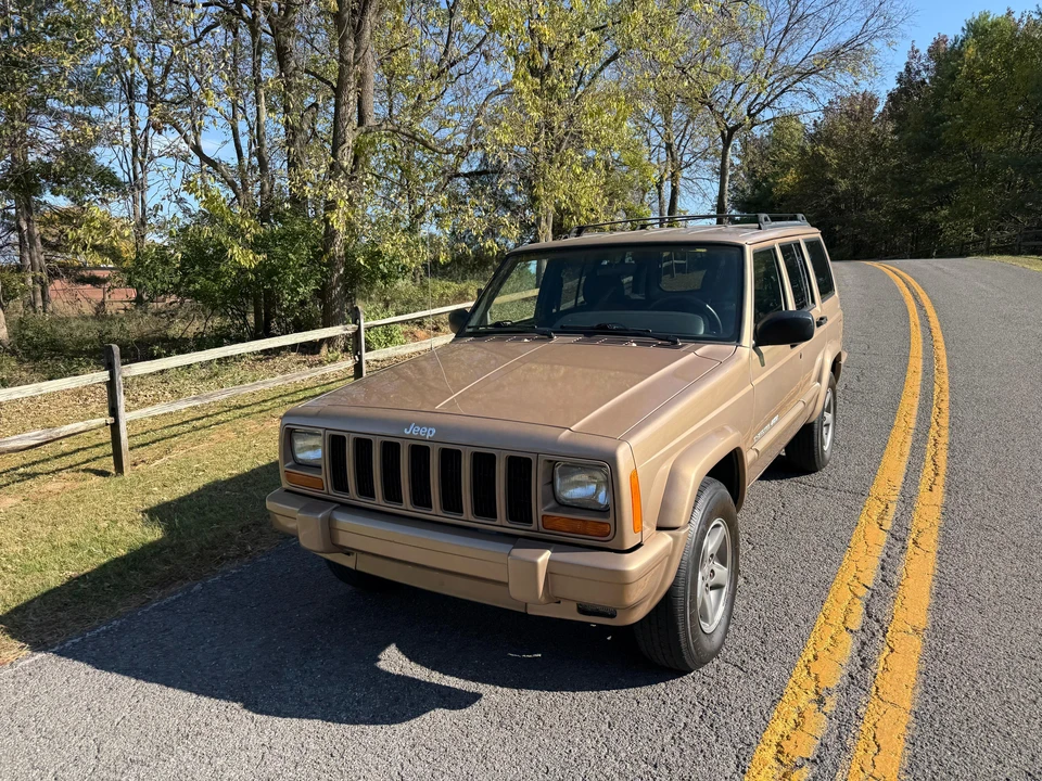 1999 Jeep XJ Cherokee - Image 10 of 31