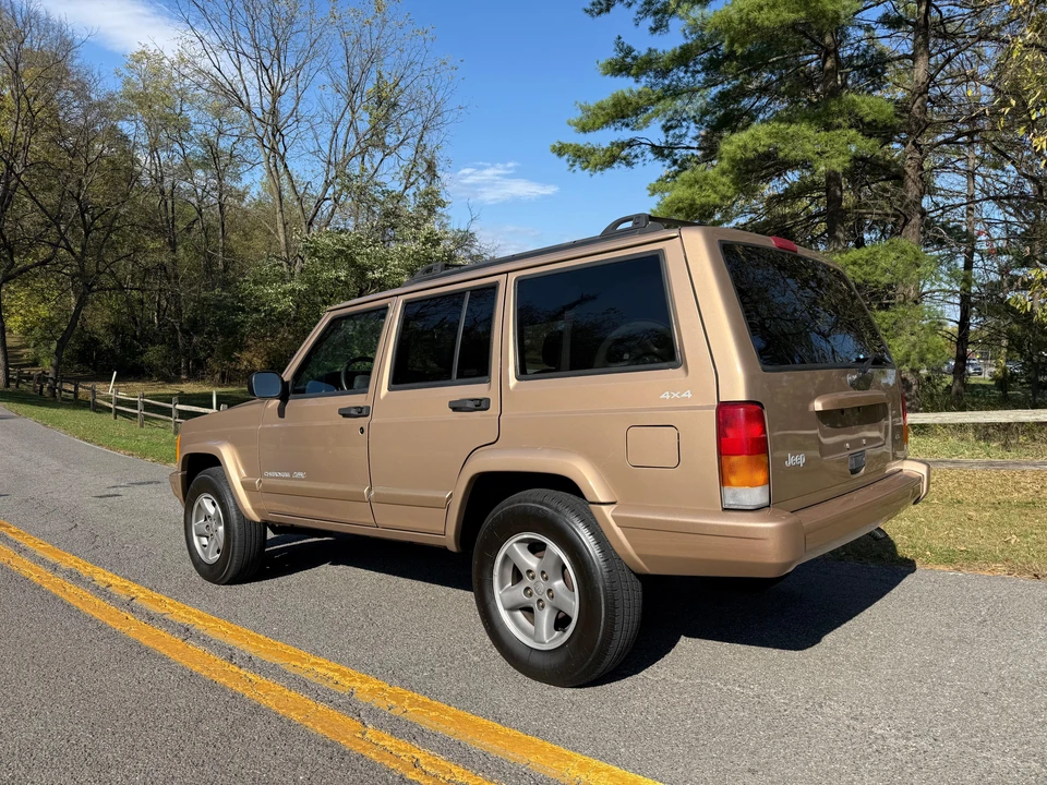 1999 Jeep XJ Cherokee - Image 16 of 31
