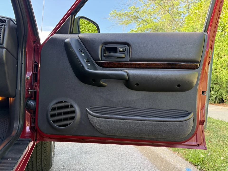 1999 Jeep XJ Cherokee - Image 23 of 31