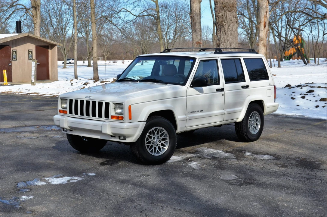 1999 Jeep XJ Cherokee - Image 2 of 31
