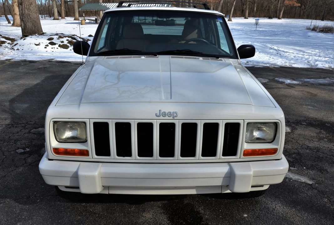 1999 Jeep XJ Cherokee - Image 10 of 31
