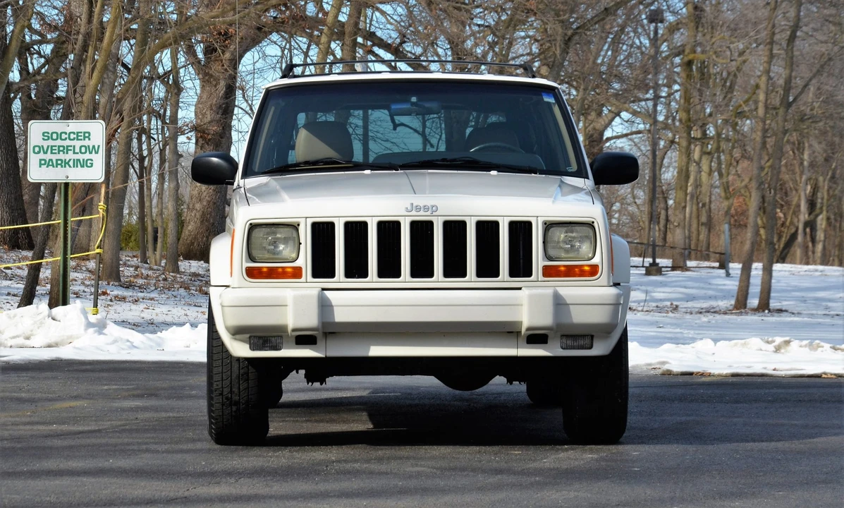 1999 Jeep XJ Cherokee - Image 14 of 31