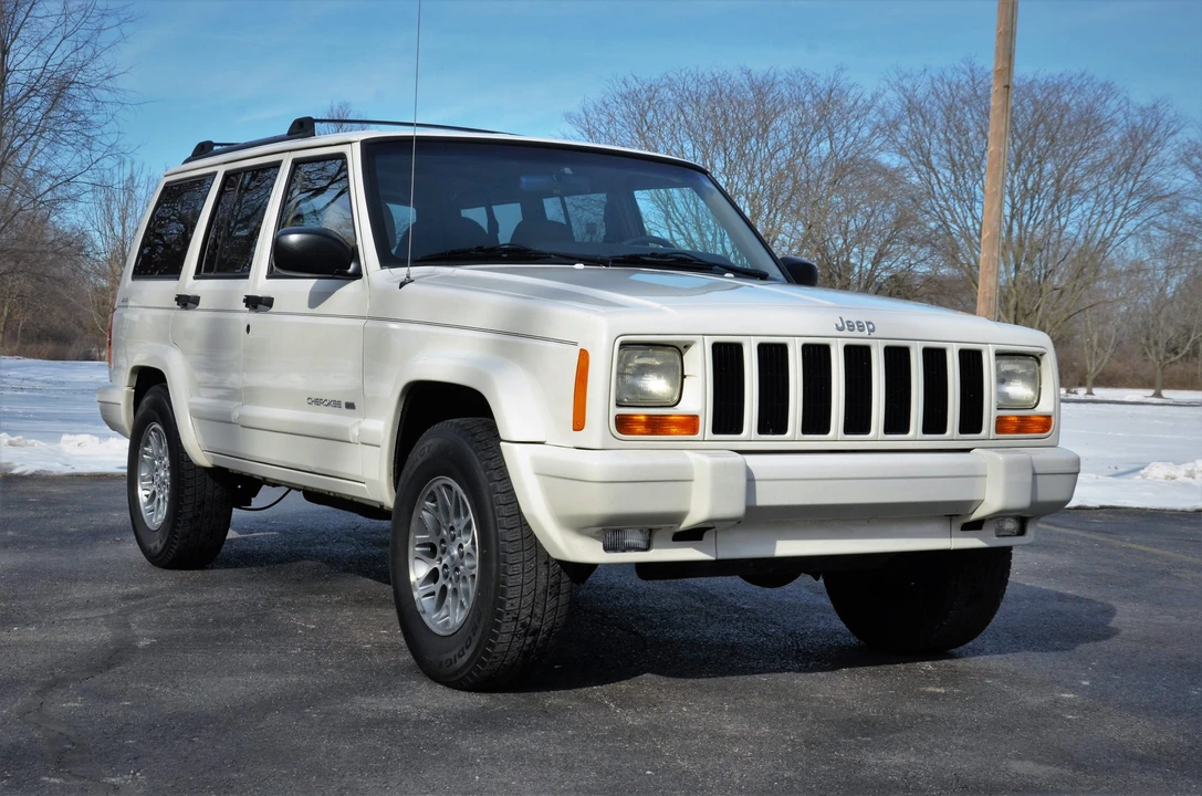 1999 Jeep XJ Cherokee - Image 17 of 31