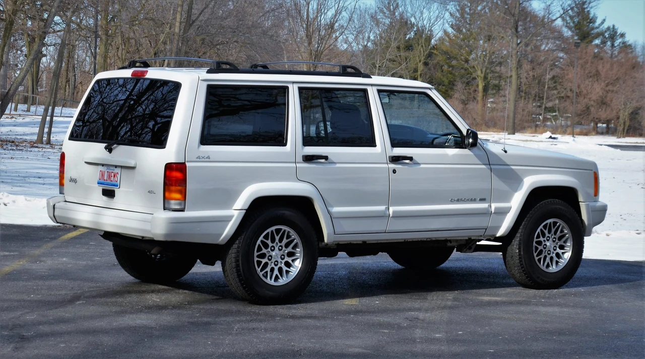 1999 Jeep XJ Cherokee - Image 26 of 31