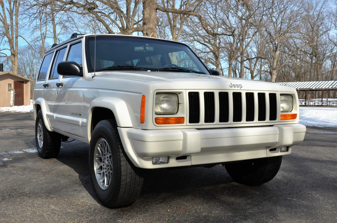 1999 Jeep XJ Cherokee - Image 15 of 31