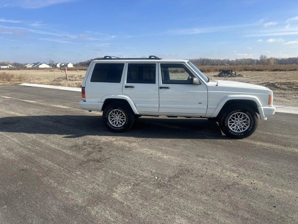 1999 Jeep XJ Cherokee - Image 17 of 31