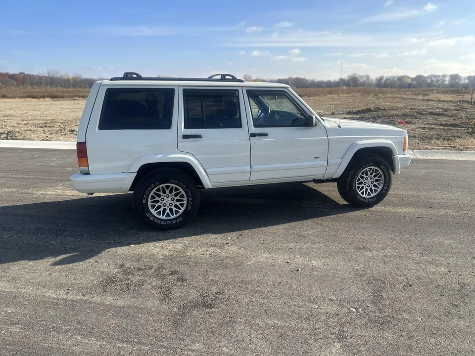 1999 Jeep XJ Cherokee - Image 18 of 31