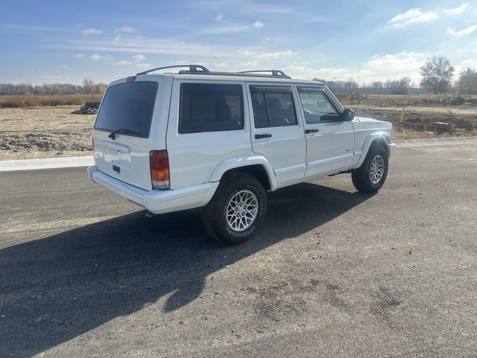 1999 Jeep XJ Cherokee - Image 19 of 31