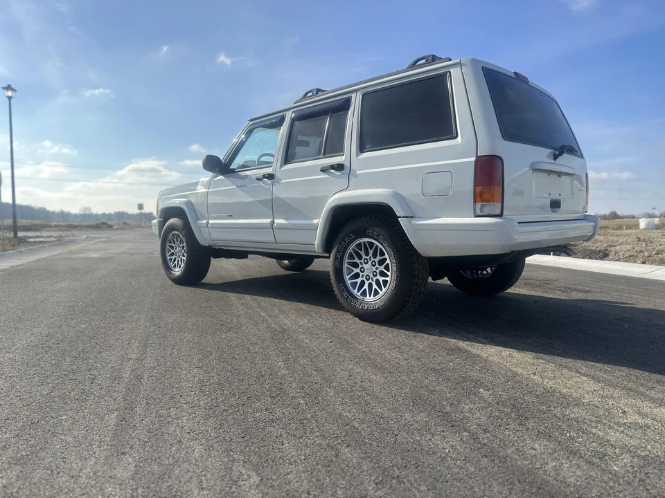 1999 Jeep XJ Cherokee - Image 24 of 31