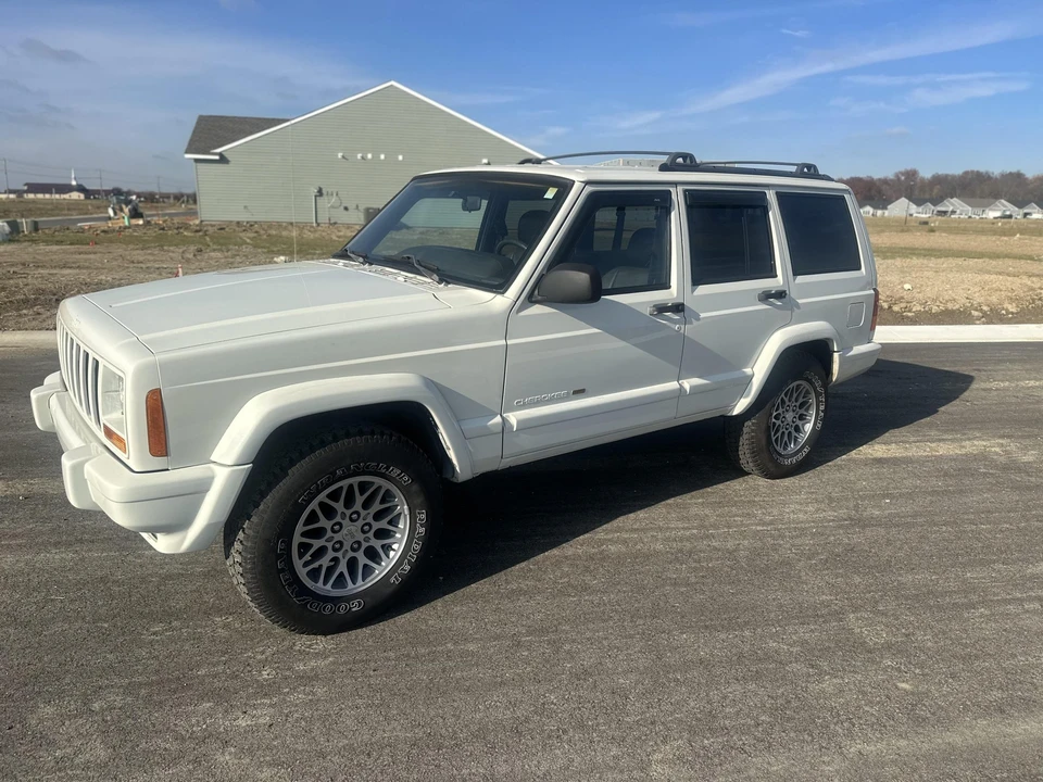1999 Jeep XJ Cherokee - Image 12 of 31