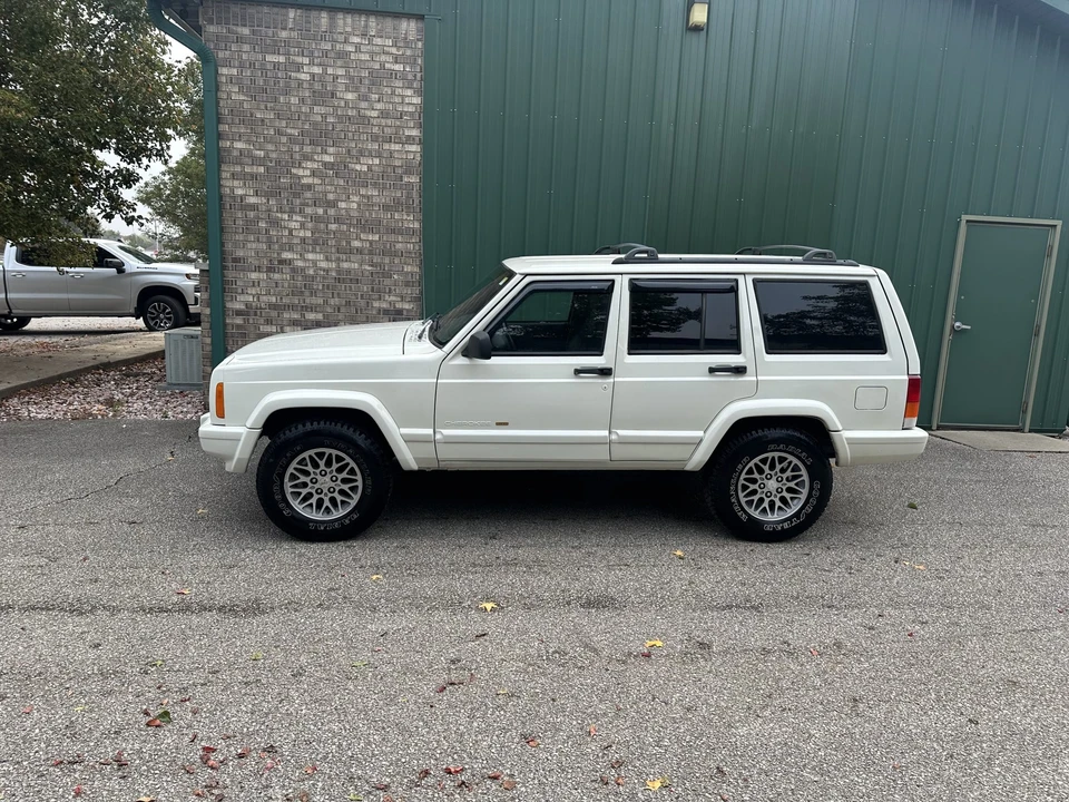1999 Jeep XJ Cherokee - Image 11 of 31