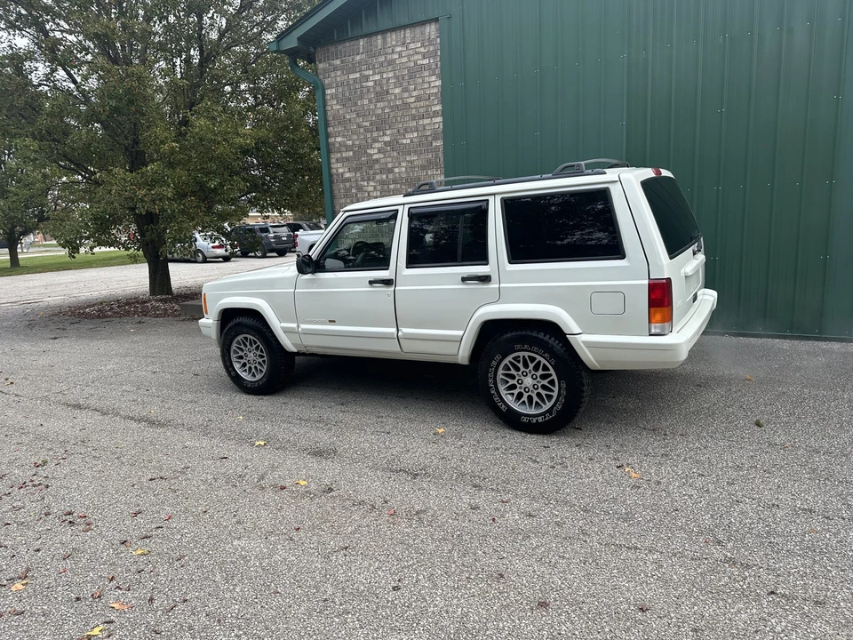 1999 Jeep XJ Cherokee - Image 10 of 31