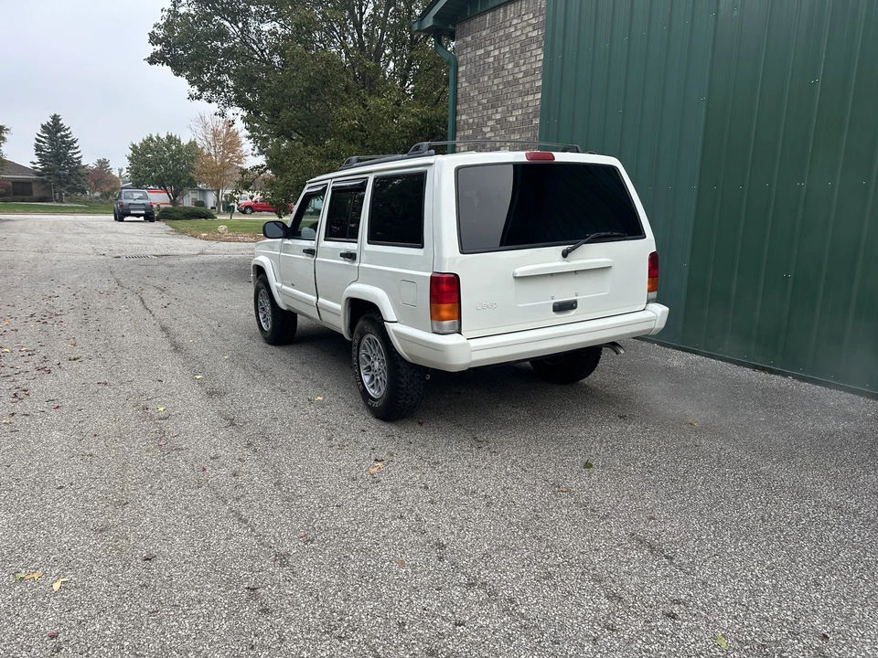 1999 Jeep XJ Cherokee - Image 9 of 31