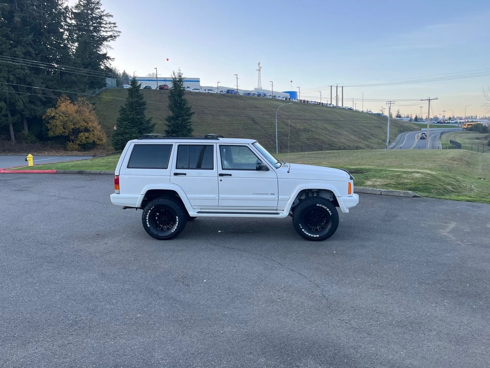 1999 Jeep XJ Cherokee - Image 17 of 31