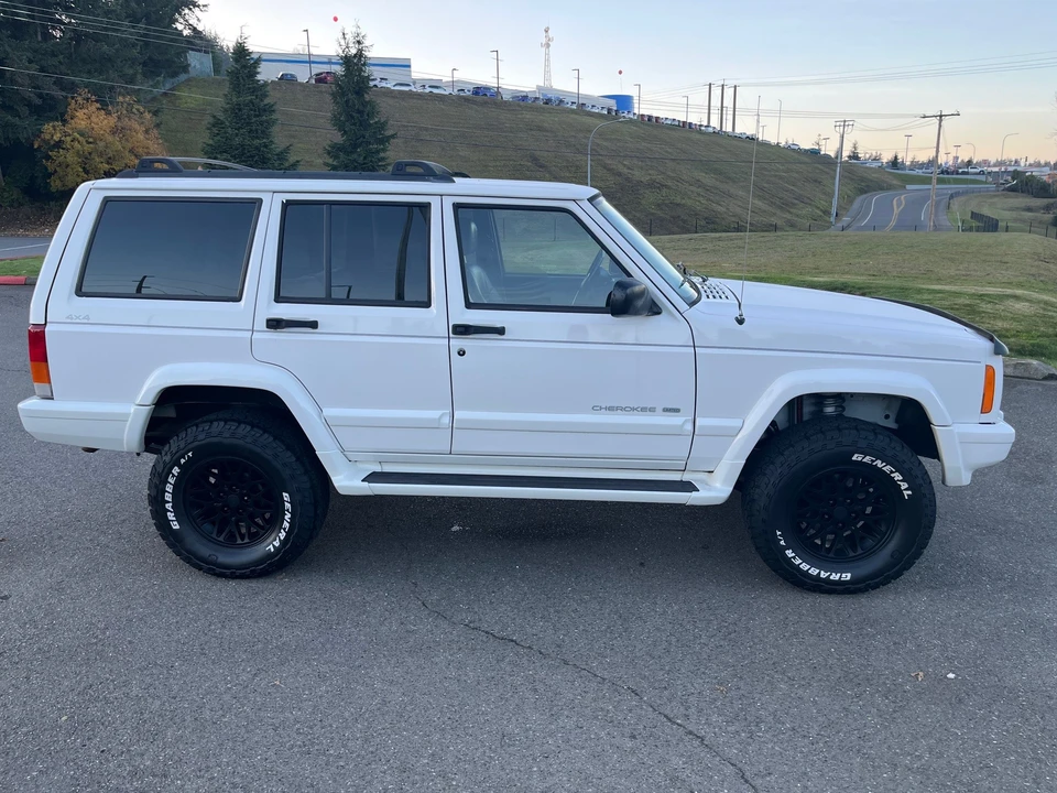 1999 Jeep XJ Cherokee - Image 19 of 31