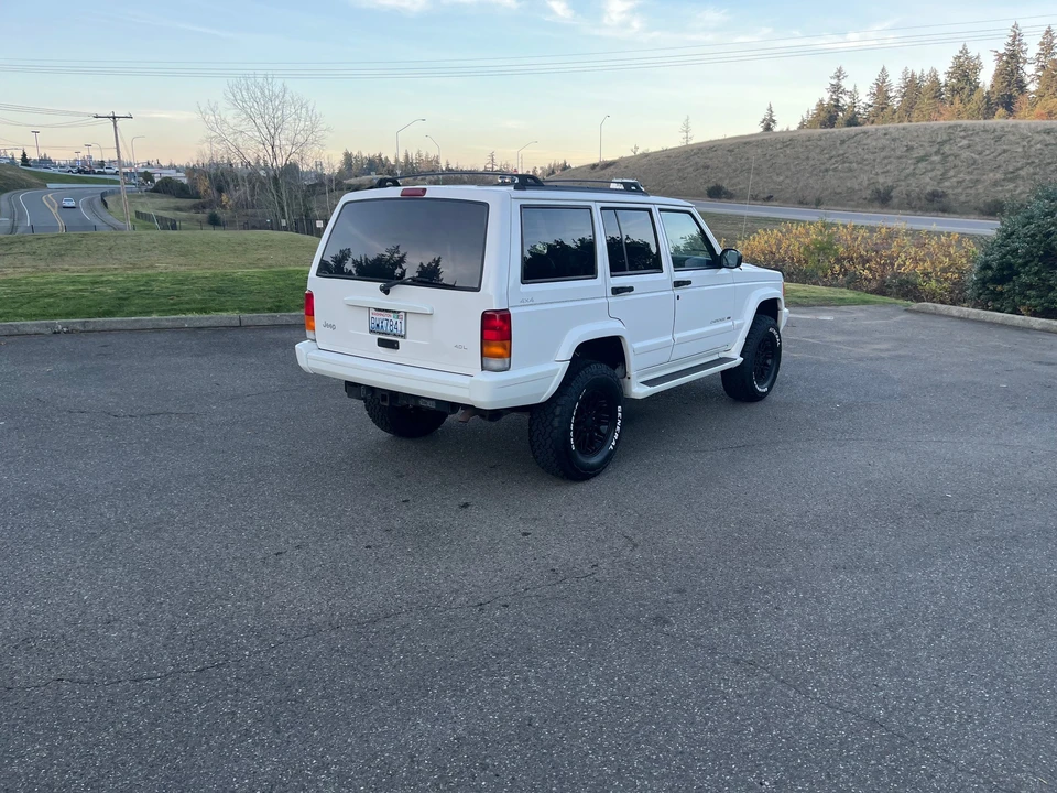 1999 Jeep XJ Cherokee - Image 14 of 31
