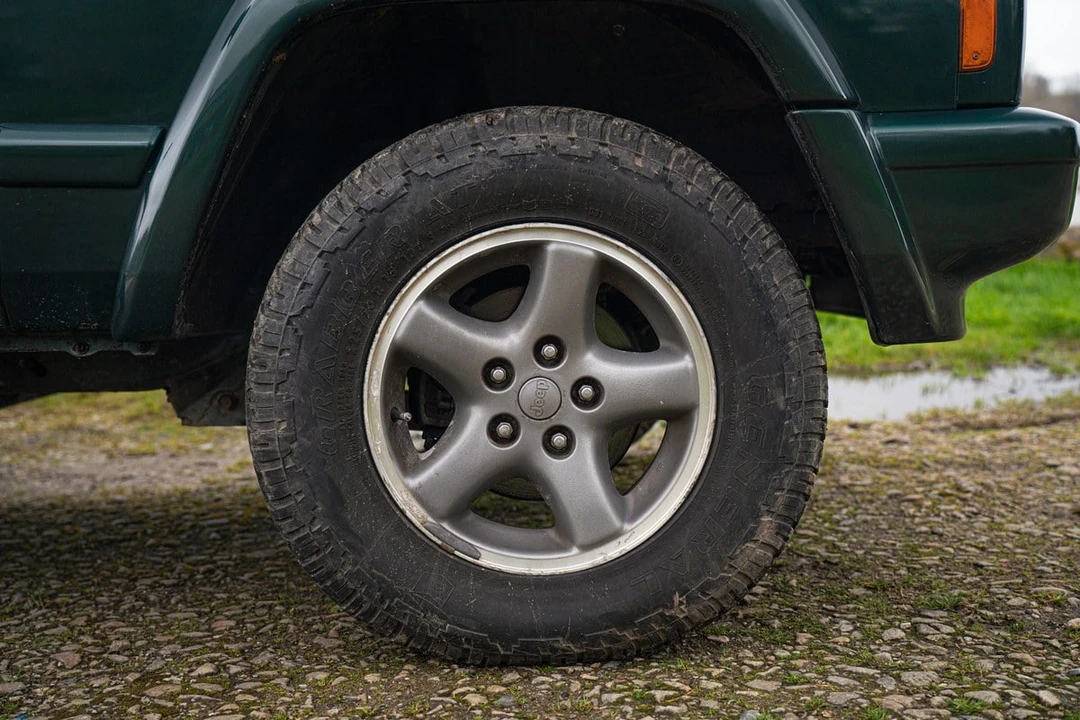 1999 Jeep XJ Cherokee - Image 21 of 30