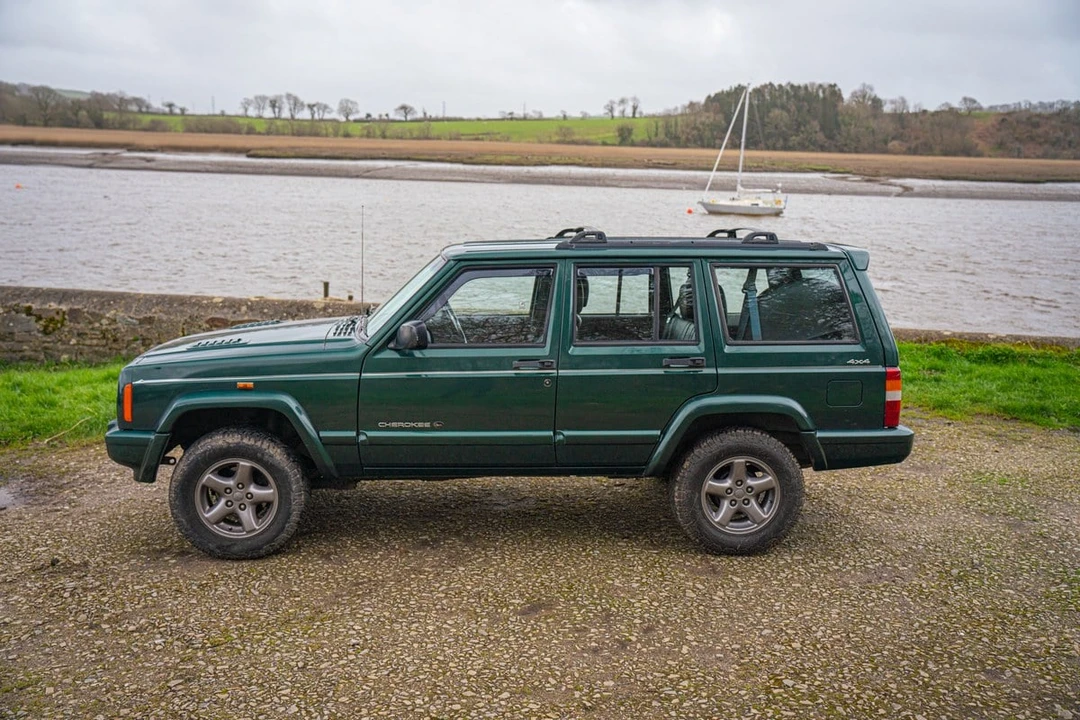 1999 Jeep XJ Cherokee - Image 17 of 30