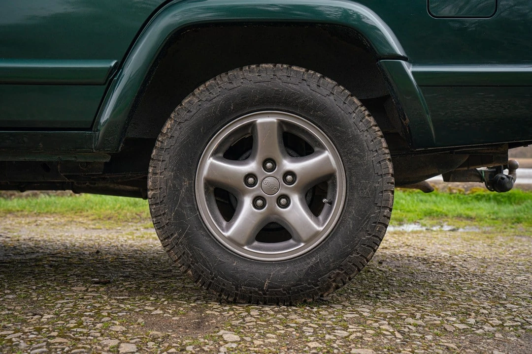 1999 Jeep XJ Cherokee - Image 24 of 30