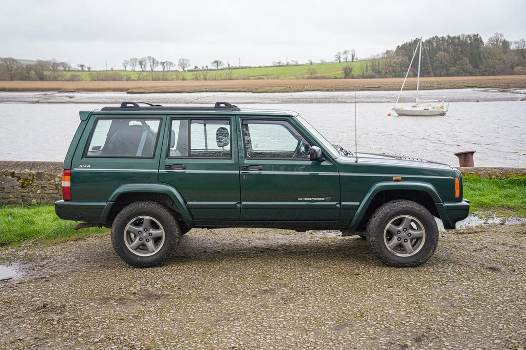 1999 Jeep XJ Cherokee - Image 10 of 30