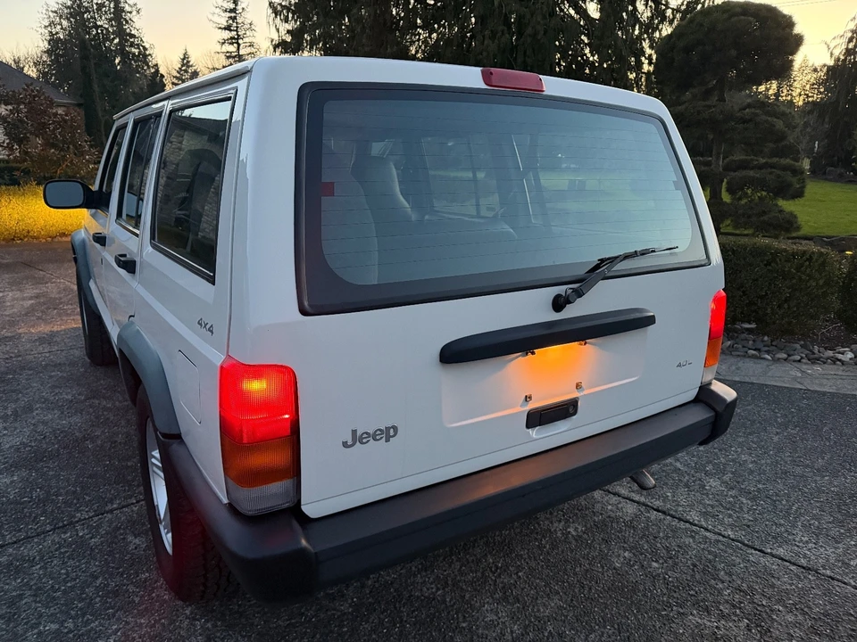 1999 Jeep XJ Cherokee - Image 7 of 12