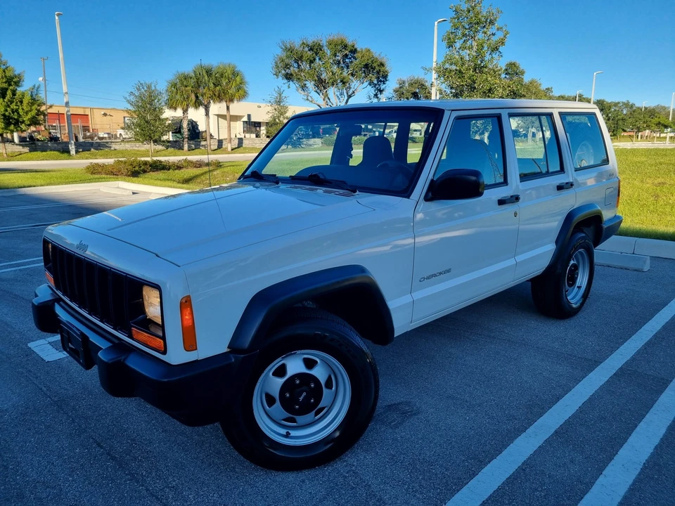 1999 Jeep XJ Cherokee - Image 6 of 31