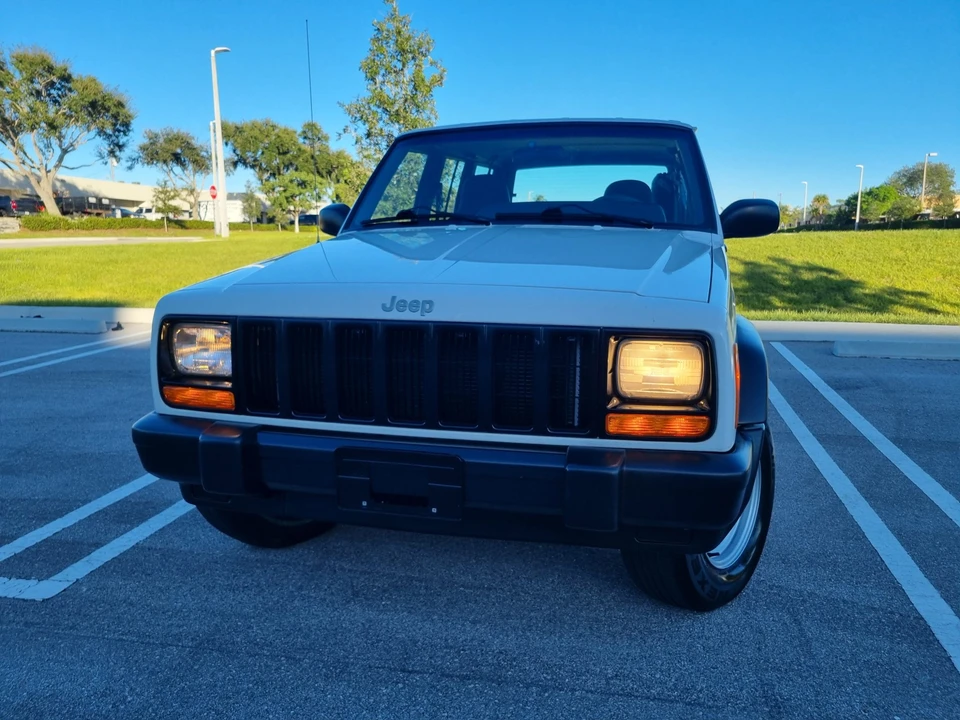 1999 Jeep XJ Cherokee - Image 2 of 31