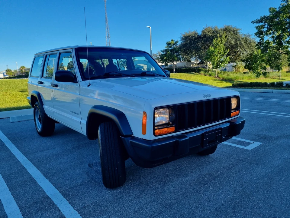 1999 Jeep XJ Cherokee - Image 17 of 31