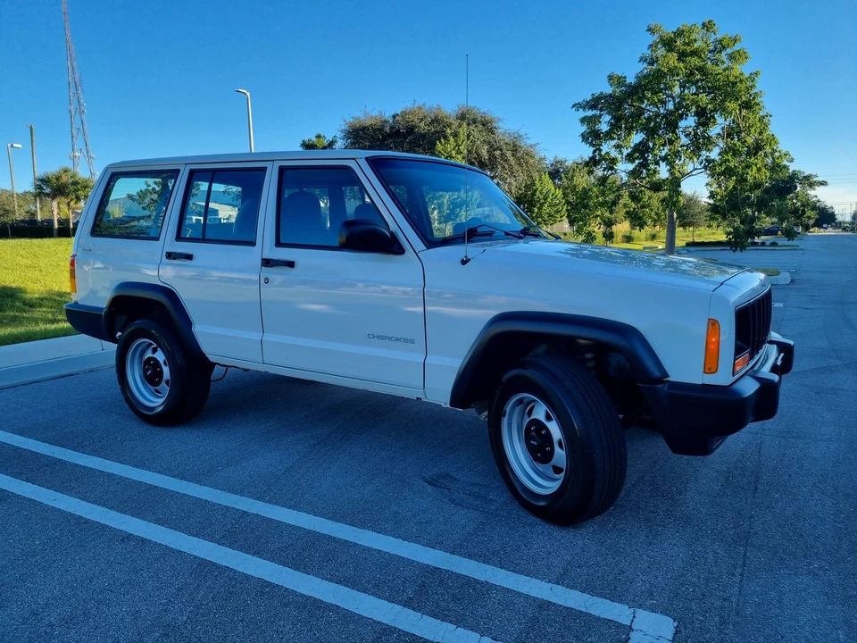 1999 Jeep XJ Cherokee - Image 15 of 31