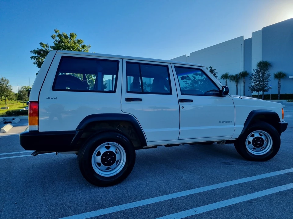 1999 Jeep XJ Cherokee - Image 12 of 31