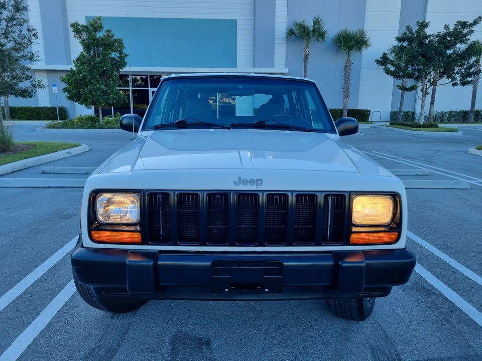 1999 Jeep XJ Cherokee - Image 19 of 31