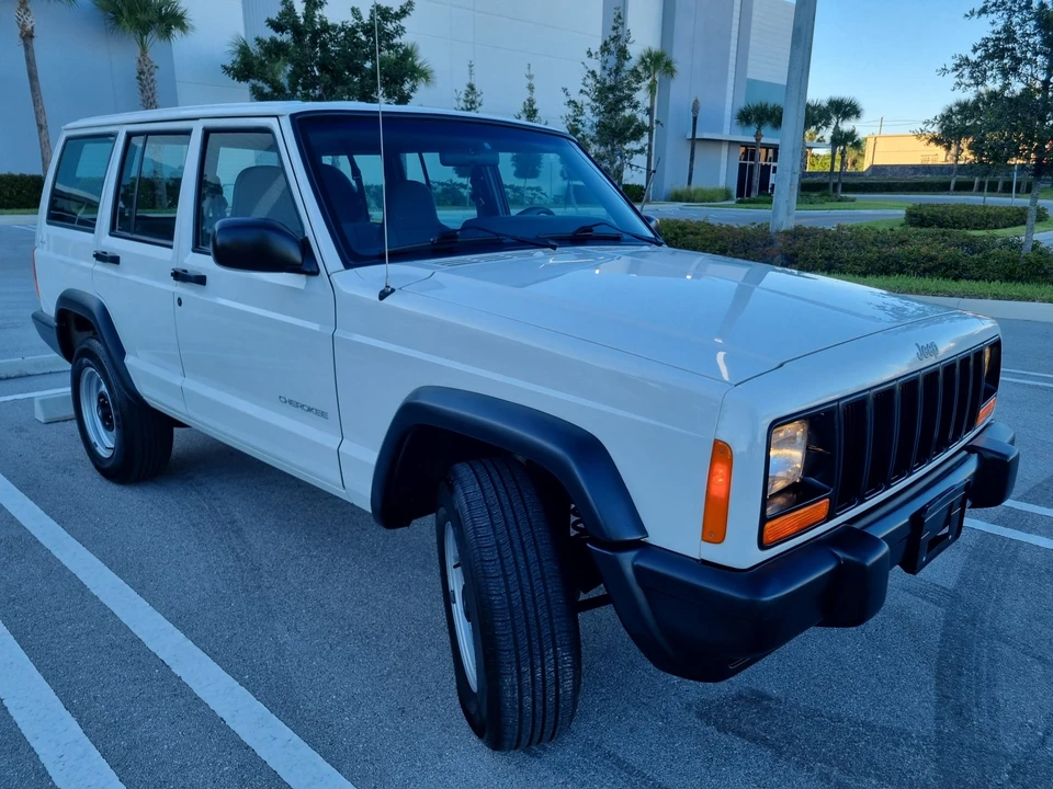 1999 Jeep XJ Cherokee - Image 16 of 31