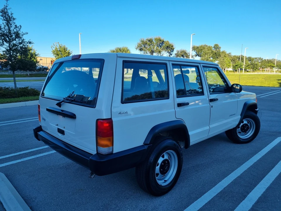 1999 Jeep XJ Cherokee - Image 11 of 31